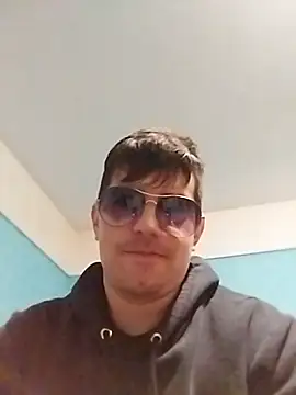 Robbie 1987 online show from April 2026 10:25:02 PM