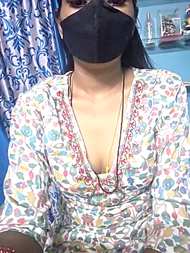 hoty-lovely online show from April 2026 06:03:02 PM