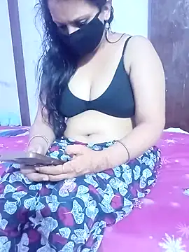 binnik216 online show from April 2026 06:59:01 PM