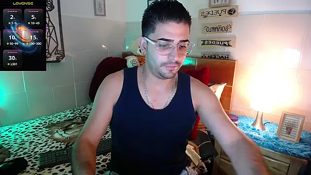 Snapshot of andders_ chatting on June 2026 05:34:02 PM andders online show from June 2026 05:34:02 PM