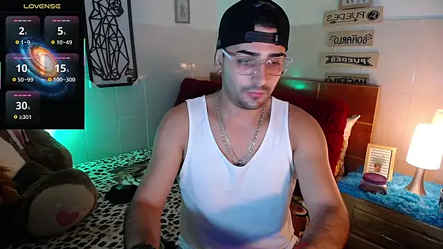 Snapshot of andders_ chatting on June 2026 04:29:02 PM andders online show from June 2026 04:29:02 PM
