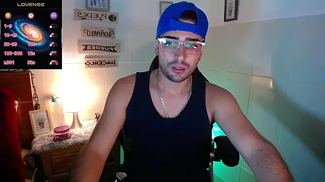 Snapshot of andders_ chatting on May 2026 05:39:02 PM andders online show from May 2026 05:39:02 PM