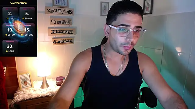 Snapshot of andders_ chatting on May 2026 11:43:01 PM andders online show from May 2026 11:43:01 PM