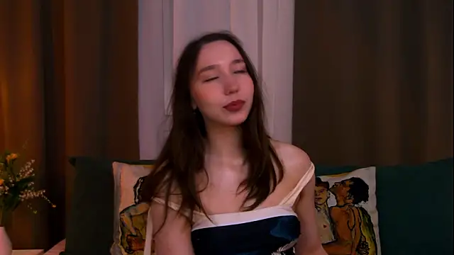 Suzaneey online show from June 2026 07:20:01 PM