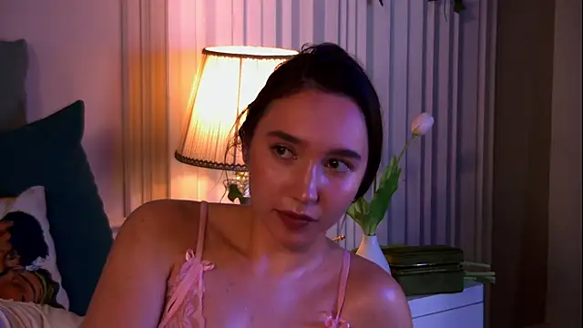 Suzaneey online show from June 2026 07:35:02 PM