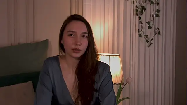 Snapshot of Suzaneey chatting on May 2026 06:47:02 PM Suzaneey online show from May 2026 06:47:02 PM