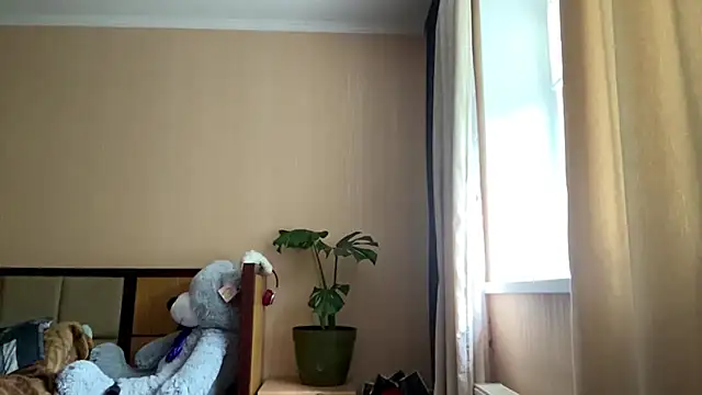 Snapshot of selianderol chatting on May 2026 01:10:02 PM selianderol online show from May 2026 01:10:02 PM