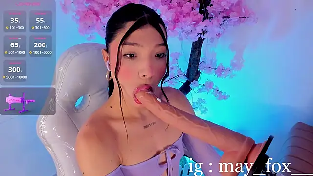 May Fox  online show from May 2026 10:35:02 PM