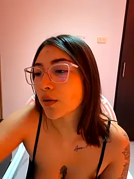 HedaSoler online show from April 2026 09:05:01 PM