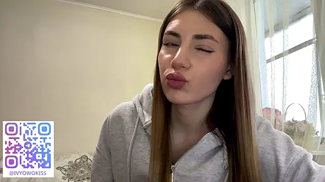 simmisweet online show from May 2026 05:05:02 PM