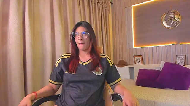 Naughty Kat  online show from June 2026 12:00:02 PM