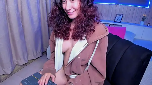Naughty Kat  online show from June 2026 06:52:02 AM