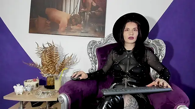 Snapshot of MistressKasandra chatting on May 2026 03:03:01 AM MistressKasandra online show from May 2026 03:03:01 AM