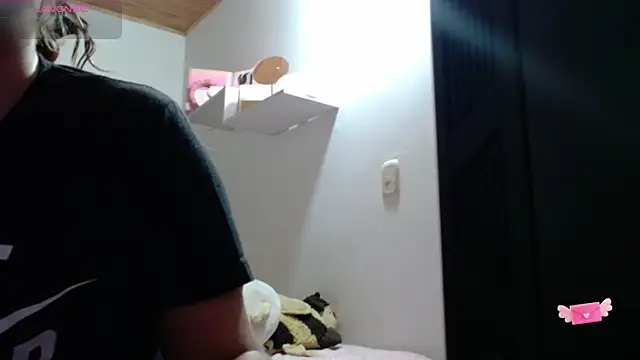 Snapshot of M1la_18 chatting on May 2026 11:14:01 PM M1la 18 online show from May 2026 11:14:01 PM