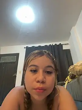 Snapshot of M1la_18 chatting on July 2026 08:07:02 AM M1la 18 online show from July 2026 08:07:02 AM