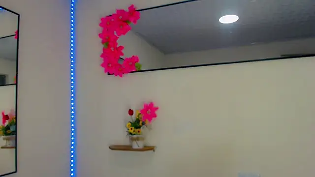 Snapshot of Darianna_A chatting on May 2026 09:32:01 PM Darianna A online show from May 2026 09:32:01 PM