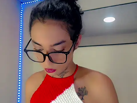 Snapshot of Darianna_A chatting on May 2026 08:52:03 PM Darianna A online show from May 2026 08:52:03 PM