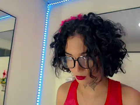 Snapshot of Darianna_A chatting on May 2026 09:18:02 PM Darianna A online show from May 2026 09:18:02 PM