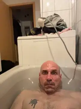 Snapshot of firemaxx76 chatting on April 2026 01:06:01 AM firemaxx76 online show from April 2026 01:06:01 AM