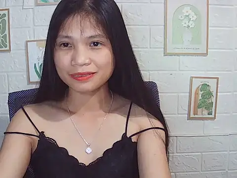 -Lucie-e online show from May 2026 04:12:02 PM