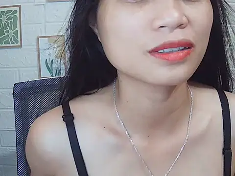 -Lucie-e online show from May 2026 04:54:02 AM
