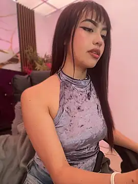 kira ec online show from April 2026 07:32:01 PM