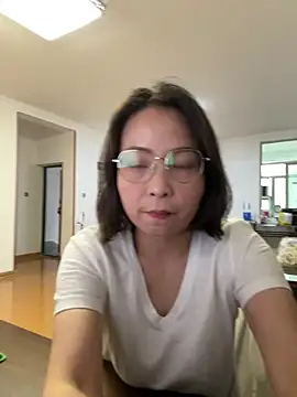 Snapshot of lisha521 chatting on June 2026 12:44:02 AM lisha521 online show from June 2026 12:44:02 AM