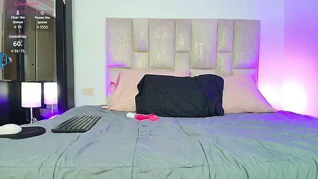 hott mature online show from June 2026 11:11:01 AM