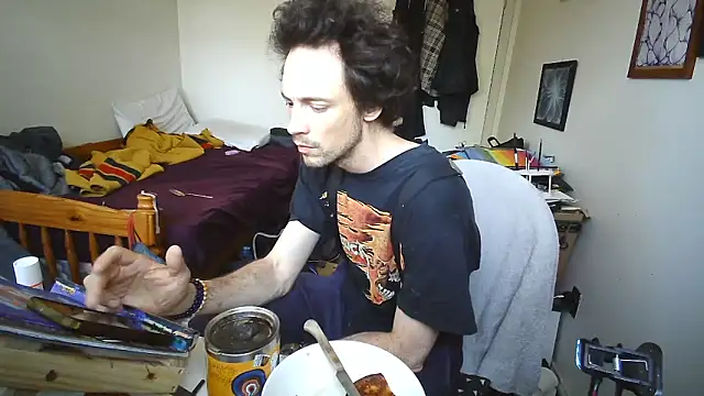 Snapshot of JohnnyMoves chatting on May 2026 04:46:02 PM JohnnyMoves online show from May 2026 04:46:02 PM