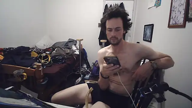 Snapshot of JohnnyMoves chatting on June 2026 03:18:01 AM JohnnyMoves online show from June 2026 03:18:01 AM