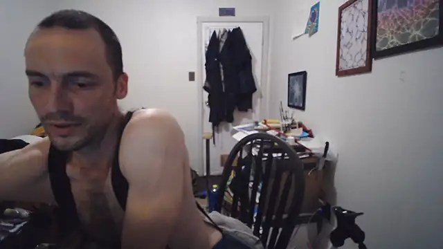 Snapshot of JohnnyMoves chatting on June 2026 01:55:01 AM JohnnyMoves online show from June 2026 01:55:01 AM