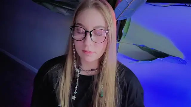 Snapshot of ShowmeYourfetish chatting on May 2026 03:03:02 AM ShowmeYourfetish online show from May 2026 03:03:02 AM