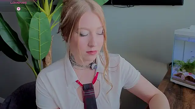 Snapshot of ShowmeYourfetish chatting on May 2026 03:43:01 AM ShowmeYourfetish online show from May 2026 03:43:01 AM