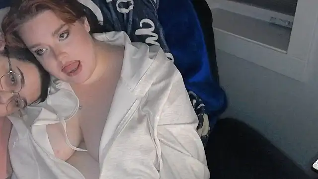 Snapshot of clairexcx chatting on April 2026 05:52:02 AM clairexcx online show from April 2026 05:52:02 AM