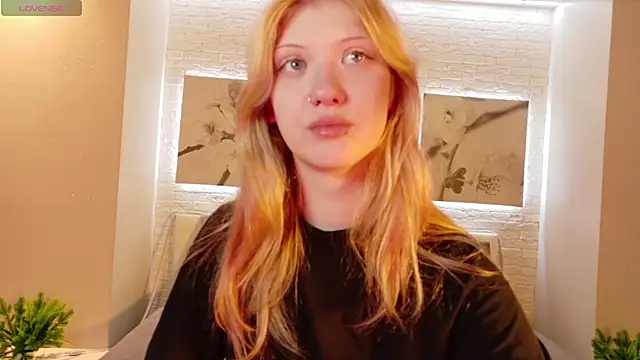 Lina Wi online show from April 2026 08:15:02 PM