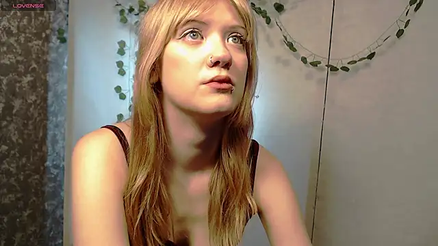 Lina Wi online show from May 2026 08:14:01 PM