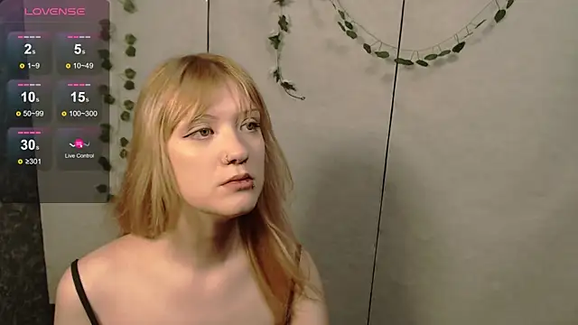 Lina Wi online show from April 2026 08:16:01 PM