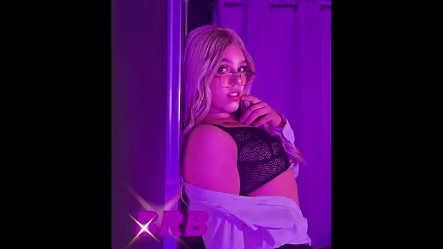 Snapshot of Melody_p chatting on July 2026 06:10:02 AM Melody p online show from July 2026 06:10:02 AM