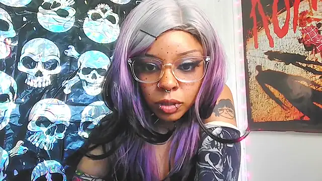 nerdyhotgoth online show from July 2026 09:32:02 PM