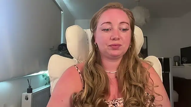 arielsweetieee online show from May 2026 08:01:01 AM