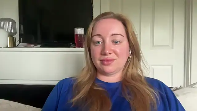 Snapshot of arielsweetieee chatting on June 2026 06:38:02 PM arielsweetieee online show from June 2026 06:38:02 PM