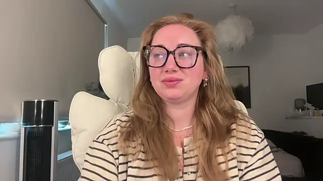 arielsweetieee online show from May 2026 06:18:02 AM