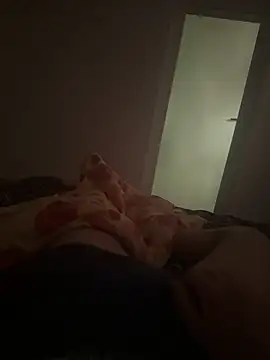 Snapshot of Loryn29 chatting on April 2026 11:44:02 AM Loryn29 online show from April 2026 11:44:02 AM