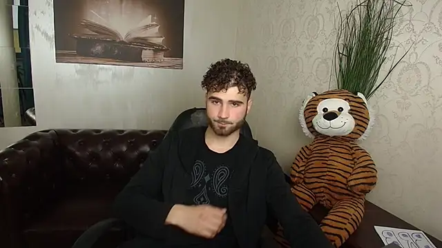 KyloEast online show from May 2026 04:27:02 AM