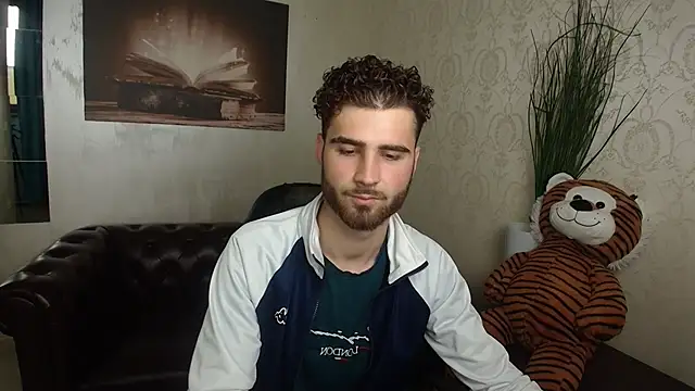KyloEast online show from May 2026 07:10:02 AM