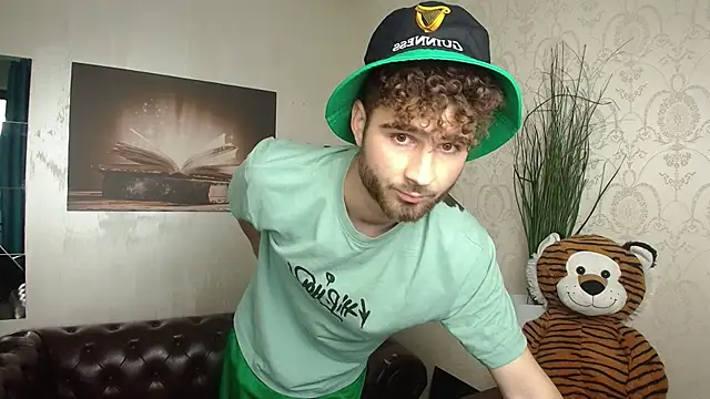 KyloEast online show from May 2026 05:15:02 AM