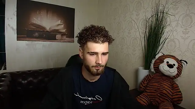 KyloEast online show from June 2026 04:28:02 AM