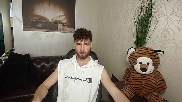 KyloEast online show from April 2026 04:36:02 AM