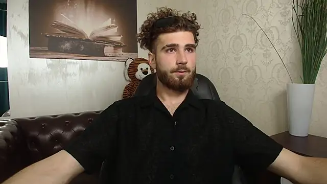 KyloEast online show from June 2026 07:07:02 AM