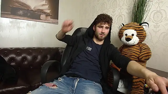 KyloEast online show from May 2026 04:49:01 AM
